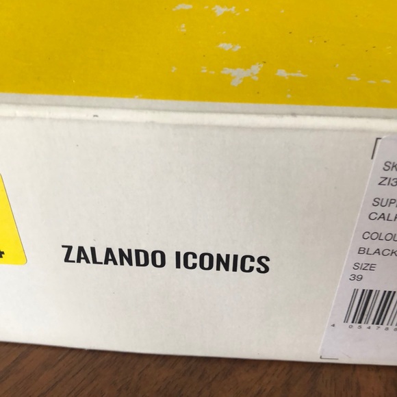 PRICE FIRM!Zalando iconics suede pumps - Picture 6 of 6